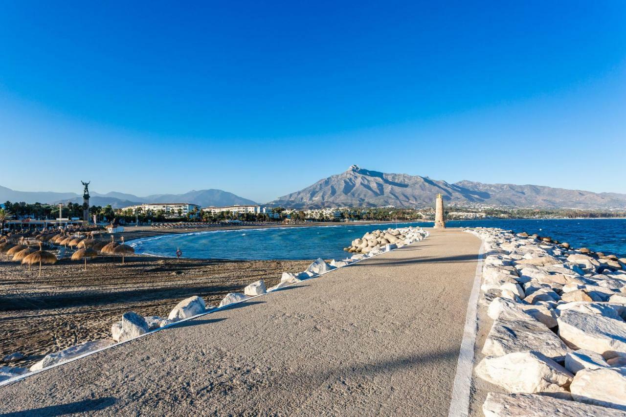 By Riva - Luxurious, Exclusive 2 Bedroom Apt Inside Puerto Banus Marbella Exteriör bild