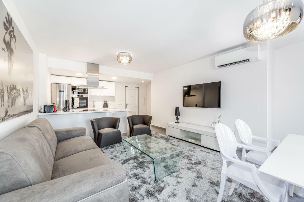 By Riva - Luxurious, Exclusive 2 Bedroom Apt Inside Puerto Banus Marbella Exteriör bild